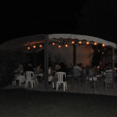 Le Jardin D'ivana D'hotes Avec Piscine Chauffee Bed & Breakfast
