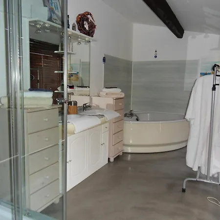 Le Jardin D'ivana D'hotes Avec Piscine Chauffee Bed & Breakfast Oppède