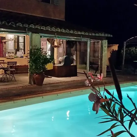 Le Jardin D'ivana D'hotes Avec Piscine Chauffee Bed & Breakfast Oppede