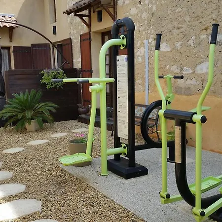 Le Jardin D'ivana D'hotes Avec Piscine Chauffee Bed & Breakfast